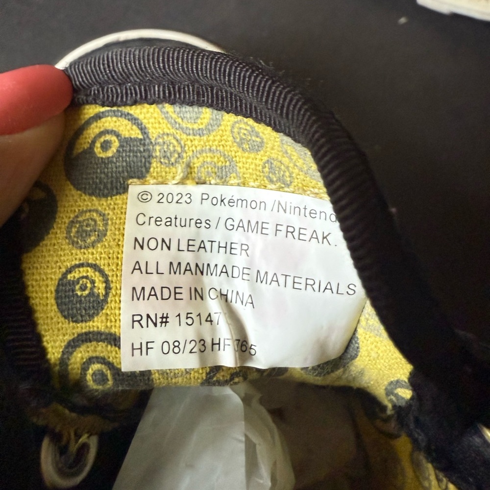 Pokemon Shoes with Pikachu Kids Size 9 - Picture 5 of 7